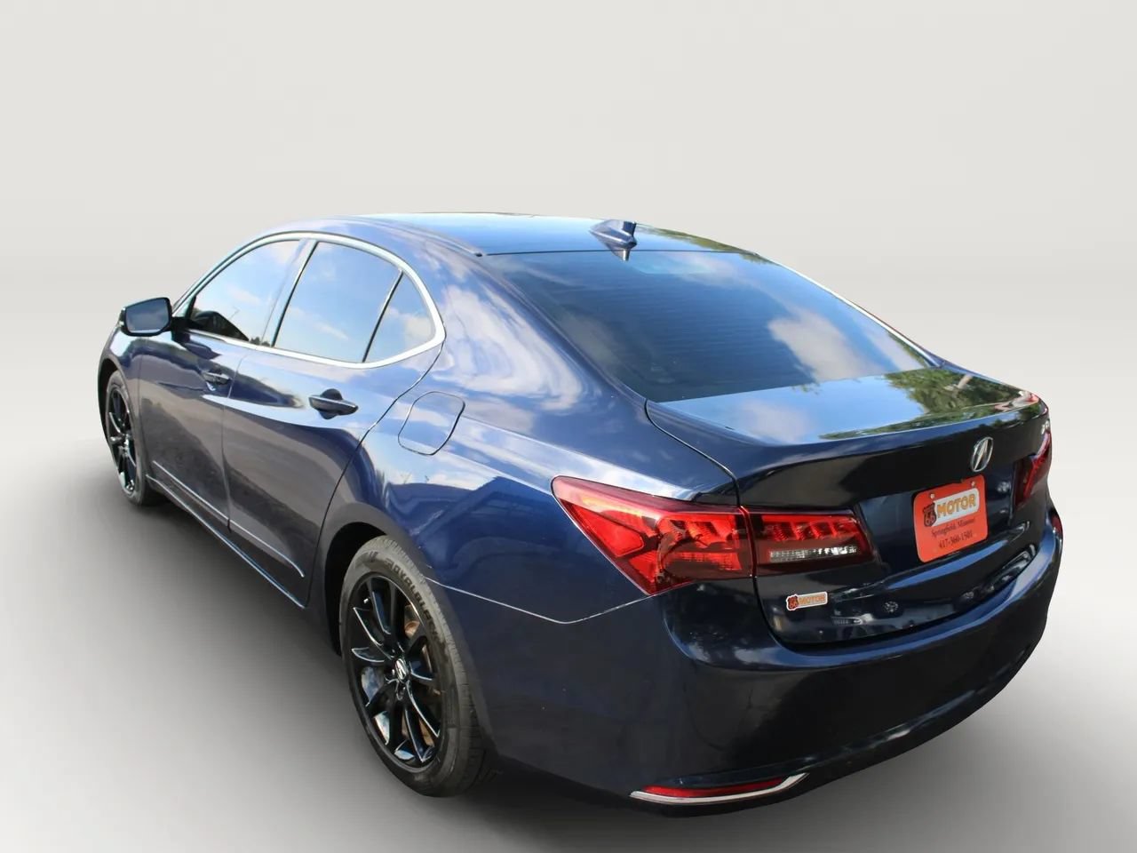 Used 2015 Acura TLX w/ Technology Package FWD image 6