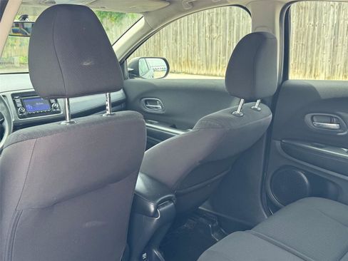 Used 2017 Honda HR-V LX image 22