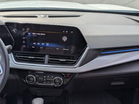 Used 2025 Chevrolet Trax LT w/ Driver Confidence Package image 17