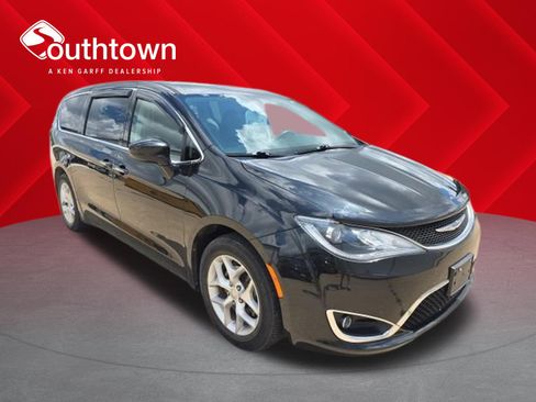 Certified 2019 Chrysler Pacifica Touring Plus w/ Tire & Wheel Group FWD image 1