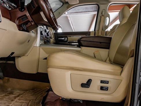 Used 2016 RAM 2500 Laramie image 30