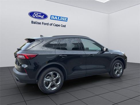 Used 2025 Ford Escape ST-Line w/ Cold Weather Package image 6
