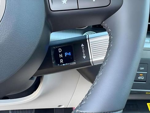 New 2026 Hyundai Kona SEL Premium FWD image 19