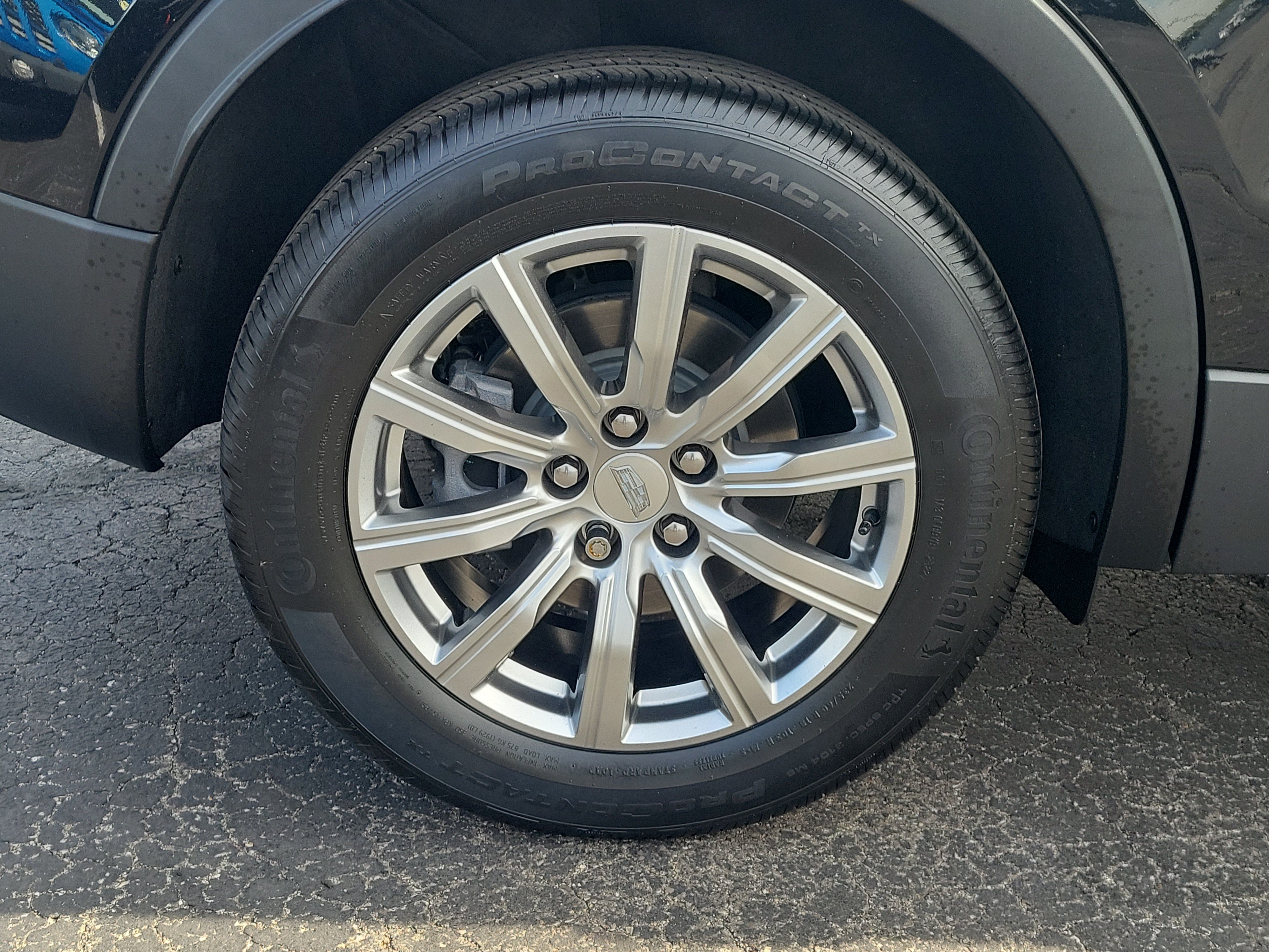 Used 2023 Cadillac XT4 Premium Luxury w/ Cold Weather Package AWD/4WD image 6