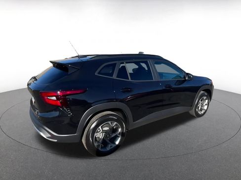 Used 2025 Chevrolet Trax LT image 15