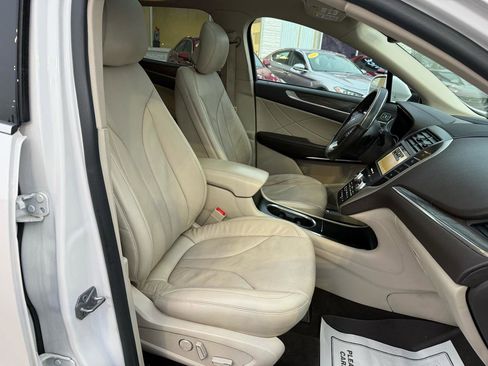 Used 2019 Lincoln MKC Reserve image 13