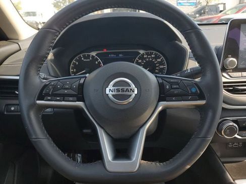Used 2021 Nissan Altima 2.5 SV w/ SV Premium Package image 22