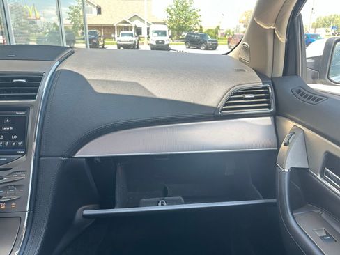 Used 2012 Lincoln MKX AWD image 22