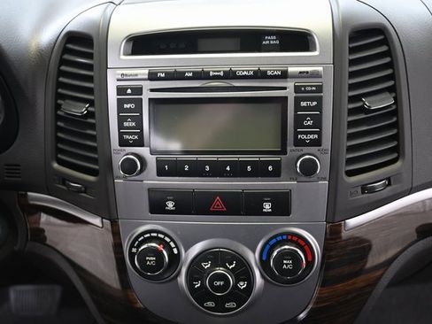 Used 2010 Hyundai Santa Fe SE image 5