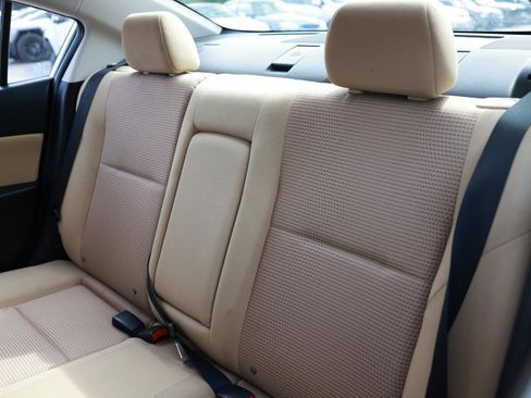 Used 2012 MAZDA MAZDA3 i Touring FWD image 8