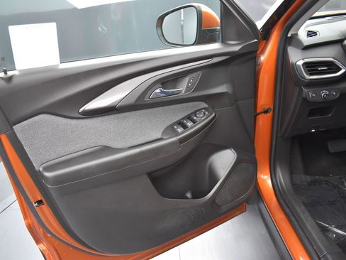 Used 2022 Chevrolet TrailBlazer LT w/ LPO, Blackout Package image 8