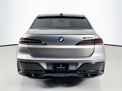 Used 2023 BMW 760i xDrive w/ Luxury Rear Seating Package image 6