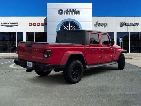 Used 2021 Jeep Gladiator Sport AWD/4WD image 4