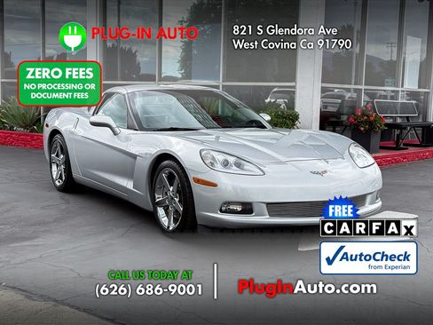 Used 2012 Chevrolet Corvette Coupe w/ 2LT Preferred Equipment Group RWD image 3