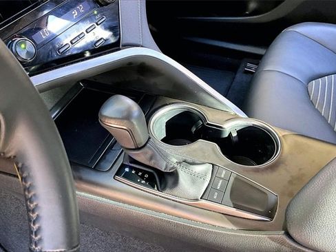 Used 2024 Toyota Camry SE image 15