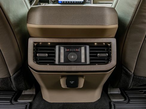 Used 2026 Ford F450 Platinum w/ Platinum Plus Package image 34