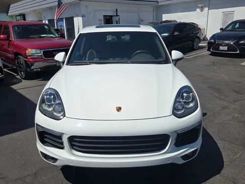Used 2017 Porsche Cayenne AWD/4WD image 8