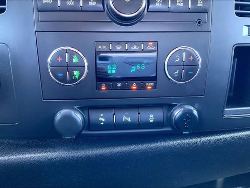 Used 2014 Chevrolet Silverado 2500 LT w/ Interior Plus Package AWD/4WD image 31
