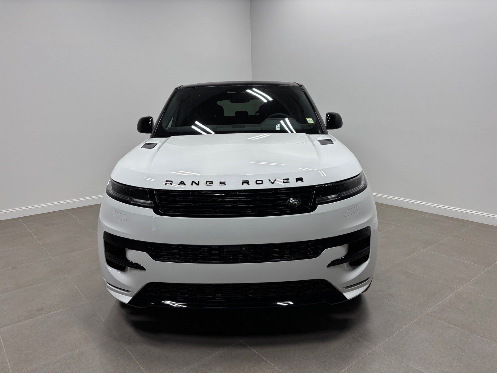 New 2026 Land Rover Range Rover Sport Dynamic SE AWD/4WD image 3