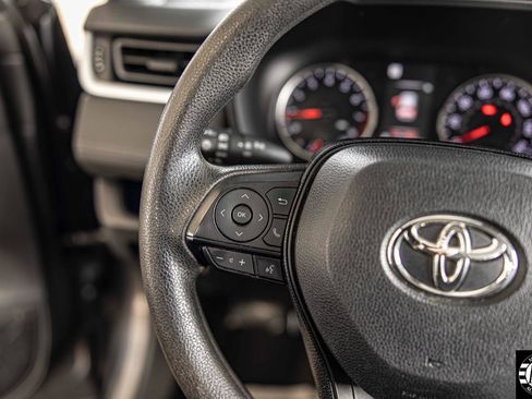Used 2020 Toyota RAV4 XLE image 11