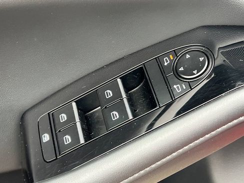 Certified 2025 MAZDA MAZDA3 s Sport image 14
