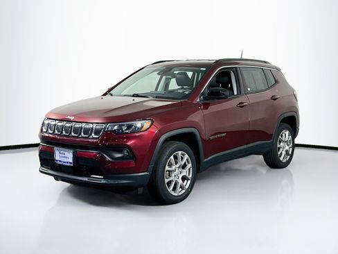 Used 2022 Jeep Compass Latitude AWD/4WD image 1