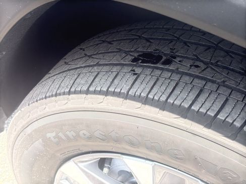 Used 2025 Chevrolet Equinox LT FWD image 9