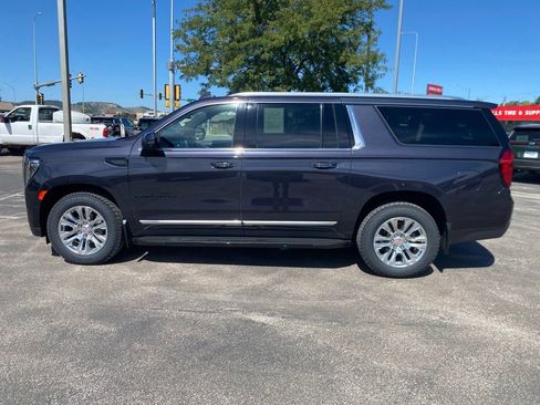 Used 2023 GMC Yukon XL Denali AWD/4WD image 4