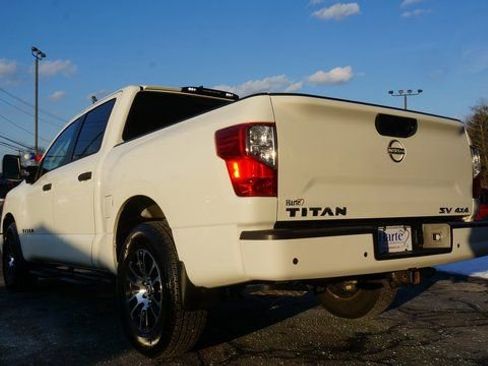 Used 2024 Nissan Titan SV w/ SV Convenience Package AWD/4WD image 6