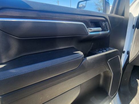 Used 2025 GMC Sierra 1500 SLT image 15