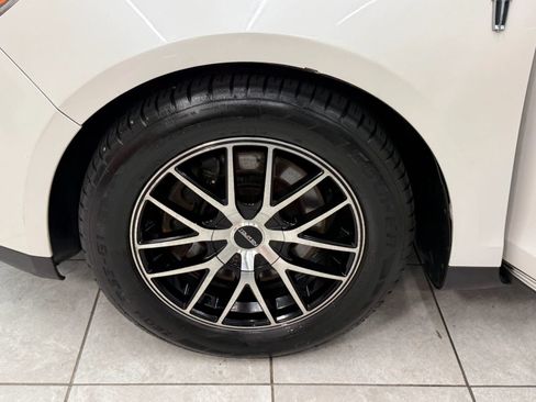 Used 2013 Lincoln MKS AWD image 38