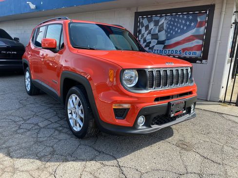 Used 2019 Jeep Renegade Latitude image 1