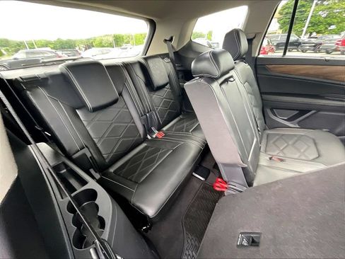 Used 2024 Volkswagen Atlas SE w/ Panoramic Sunroof Package AWD/4WD image 17
