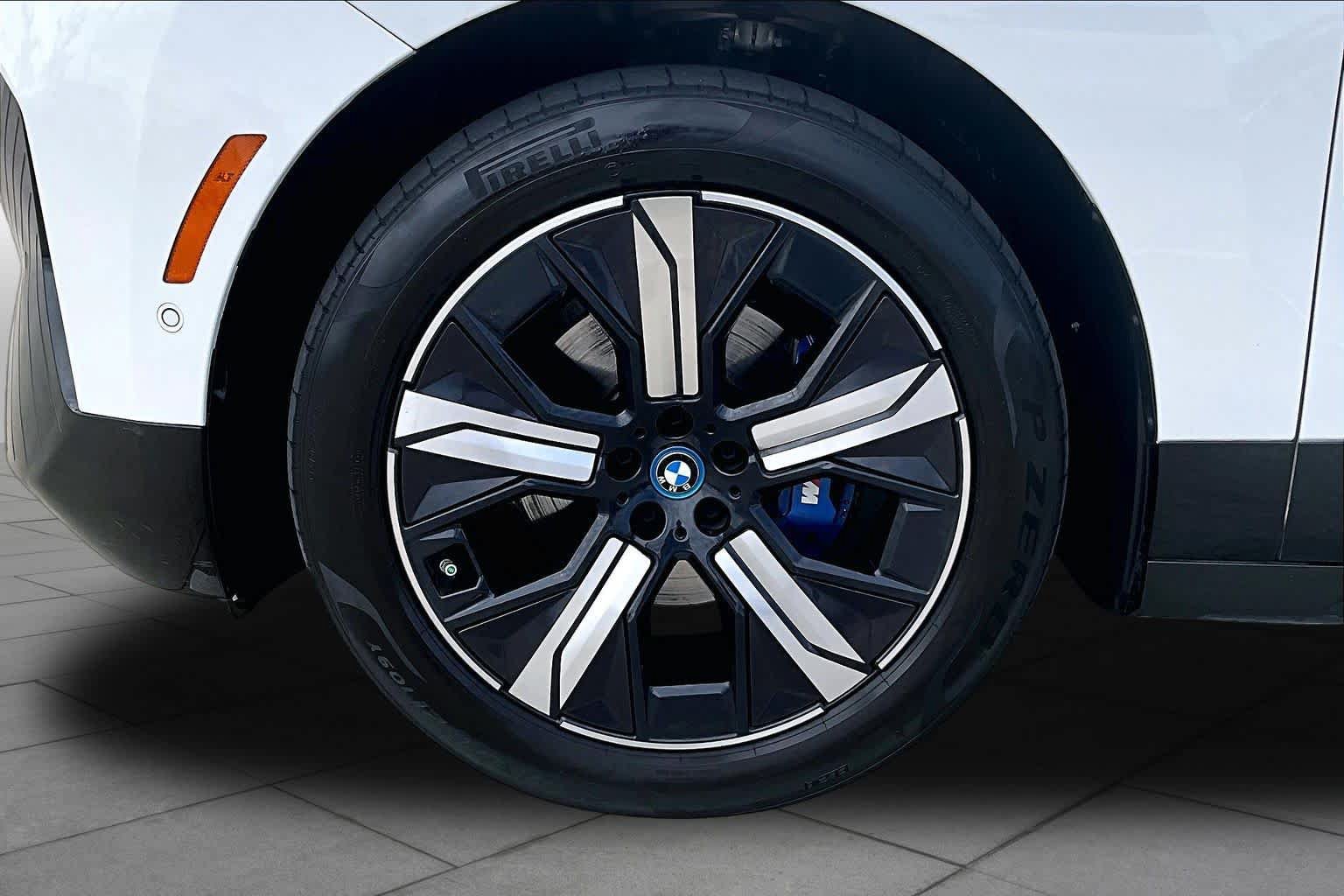 Used 2024 BMW iX M60 AWD/4WD image 10