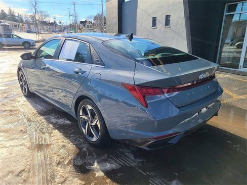 Used 2021 Hyundai Elantra SEL w/ Convenience + Premium Package image 9