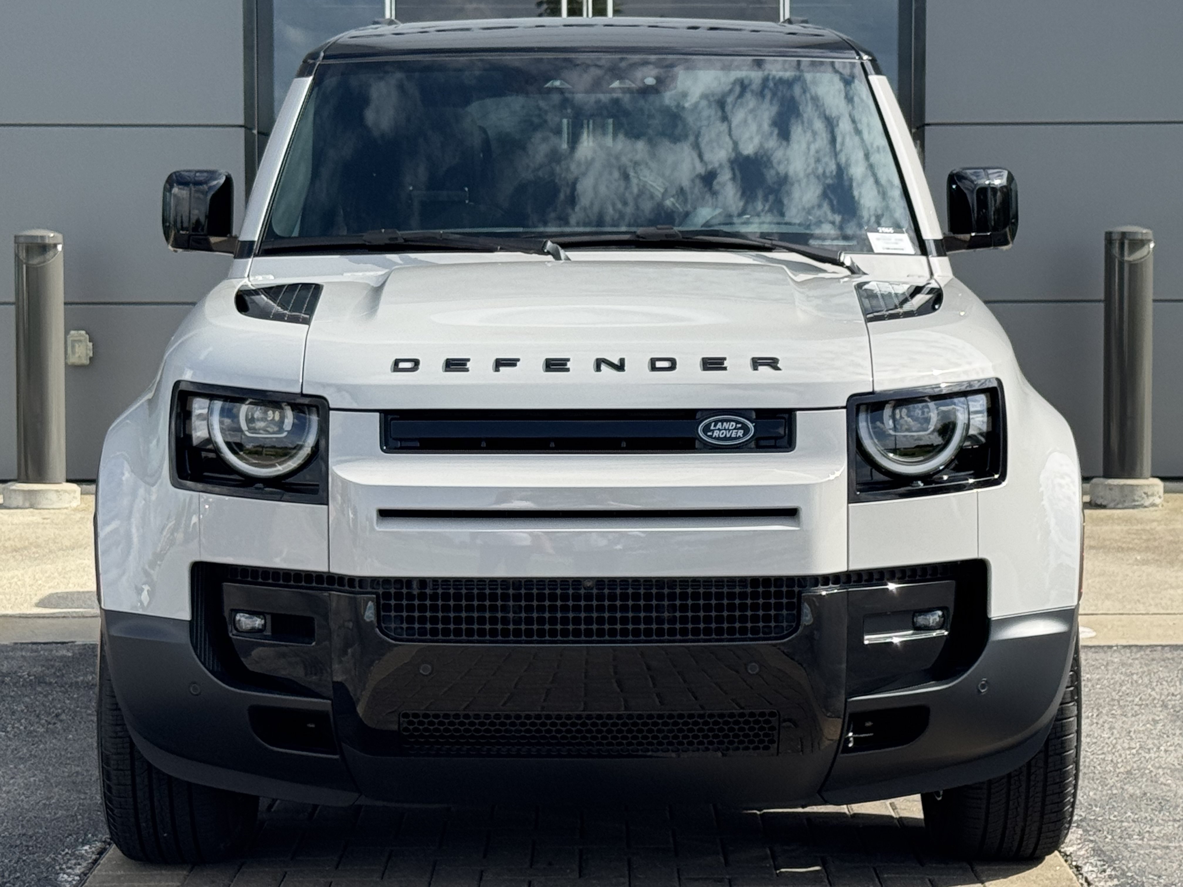 New 2026 Land Rover Defender 110 S AWD/4WD image 8