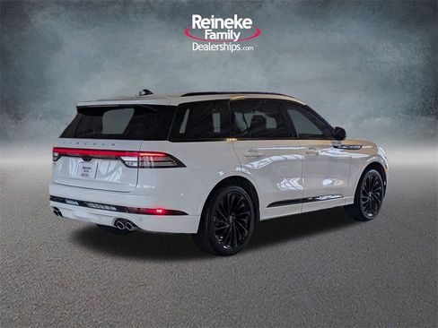 Used 2025 Lincoln Aviator Reserve w/ Jet Appearance Package image 5