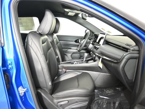 New 2026 Jeep Compass Limited image 13