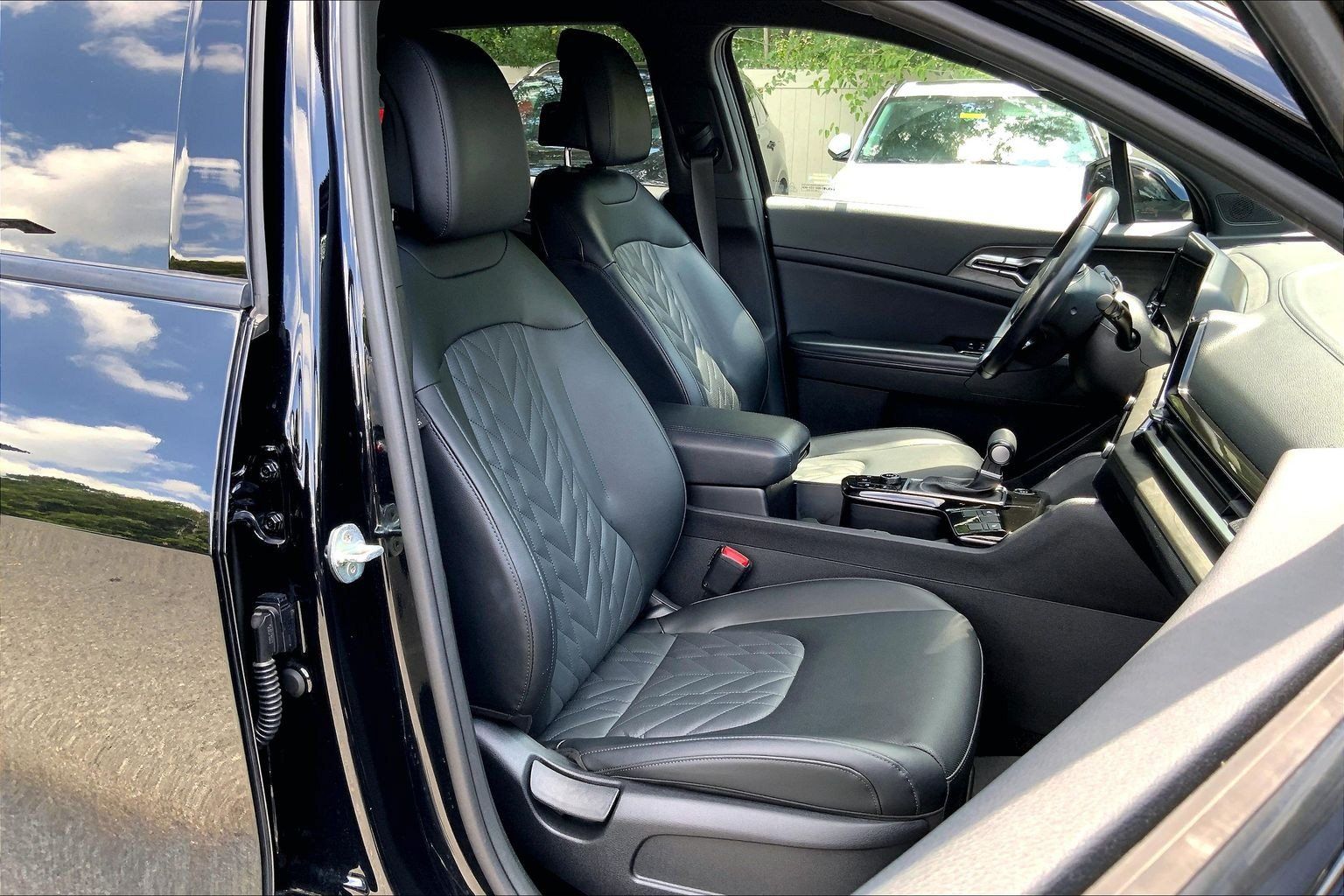 Used 2023 Kia Sportage X-Line AWD/4WD image 9