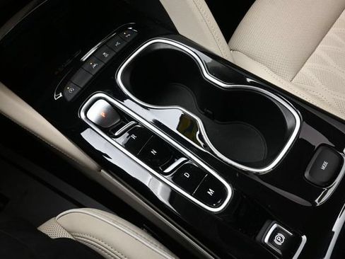 Used 2023 Buick Envision Avenir FWD image 38