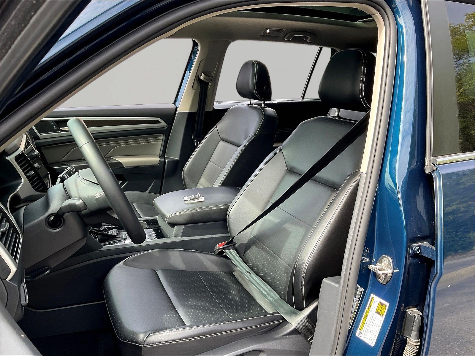 Used 2023 Volkswagen Atlas SE w/ Panoramic Sunroof Package FWD image 21