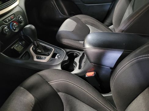 Used 2014 Jeep Cherokee Sport w/ Trailer Tow Group FWD image 26