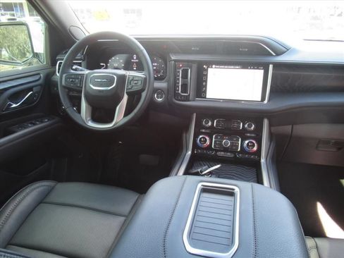 Used 2024 GMC Yukon Denali AWD/4WD image 13