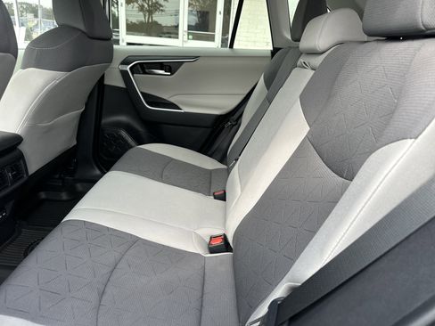Used 2023 Toyota RAV4 XLE w/ Convenience Package image 12