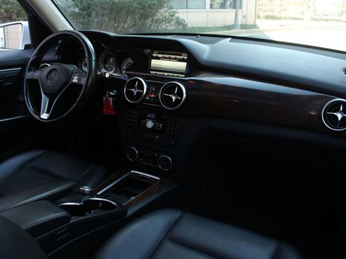 Used 2015 Mercedes-Benz GLK 350 4MATIC w/ Premium 1 Package image 26