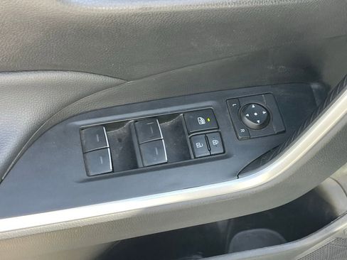 Used 2025 Toyota RAV4 XLE image 7