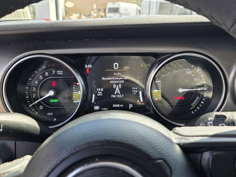 Certified 2023 Jeep Wrangler Unlimited AWD/4WD image 14