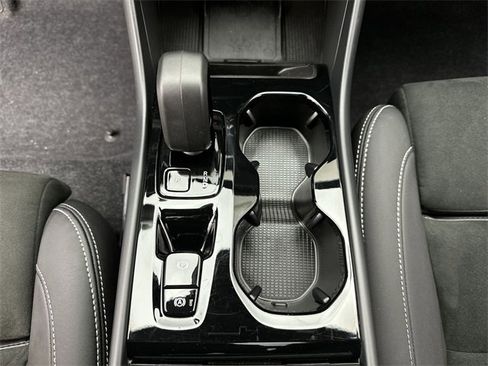 Certified 2025 Volvo XC40 B5 Plus image 20