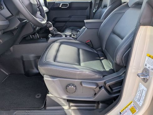 New 2025 Ford Bronco Badlands image 8