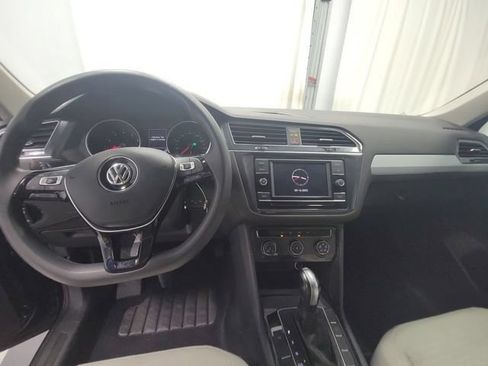 Used 2021 Volkswagen Tiguan S FWD image 9